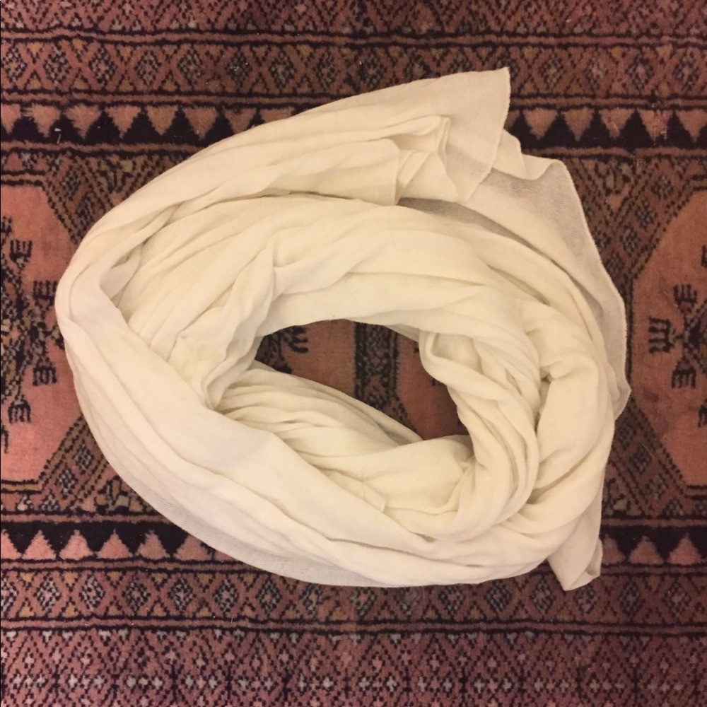 BCBGMAXAZRIA flowy white scarf
